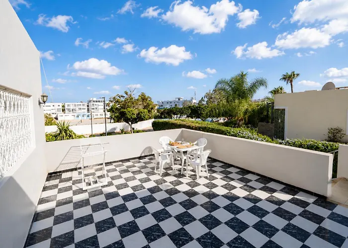 Spacious Apart In A Villa - 3 Min To Beach